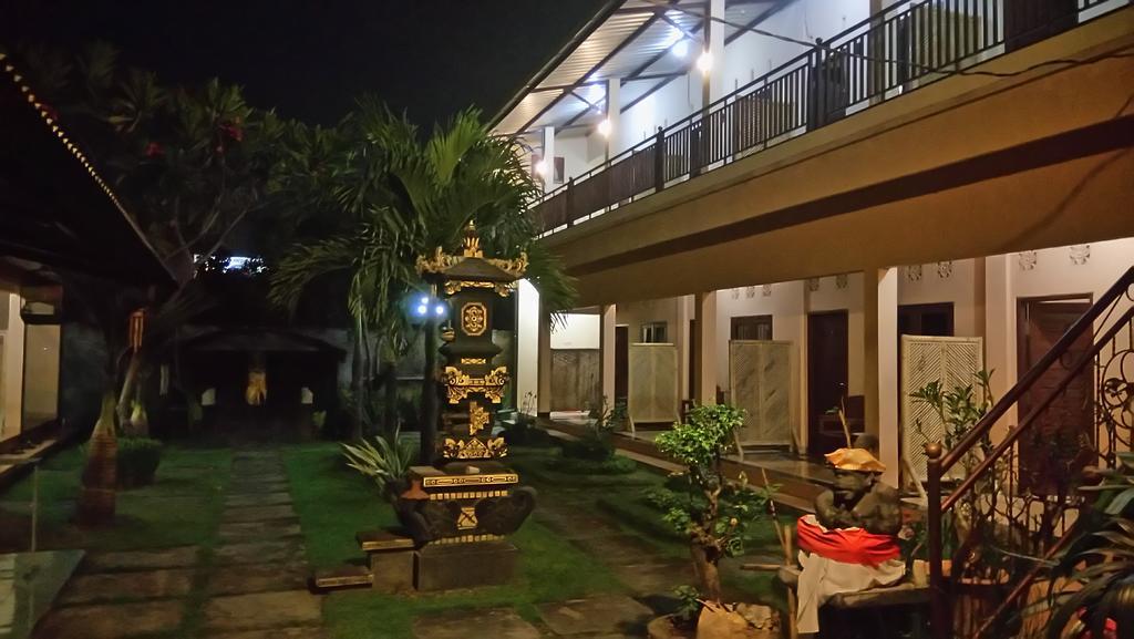 Puji Homestay Mataram Extérieur photo