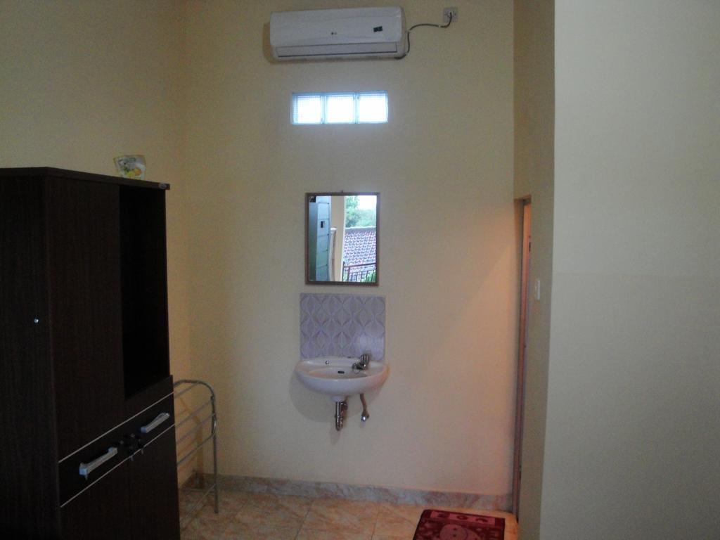 Puji Homestay Mataram Extérieur photo